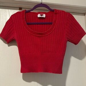 VENUS Medium Cropped Red Sweater Tee